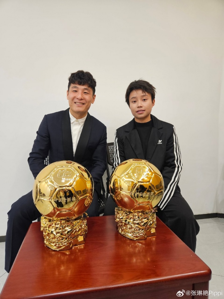  張琳艷社媒曬與武磊合照：感謝、榮幸、幸運，祝磊哥早日康復