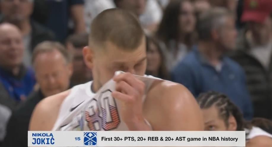  你貸款？轉播方字幕：約基奇30+20+20！NBA歷史首人！