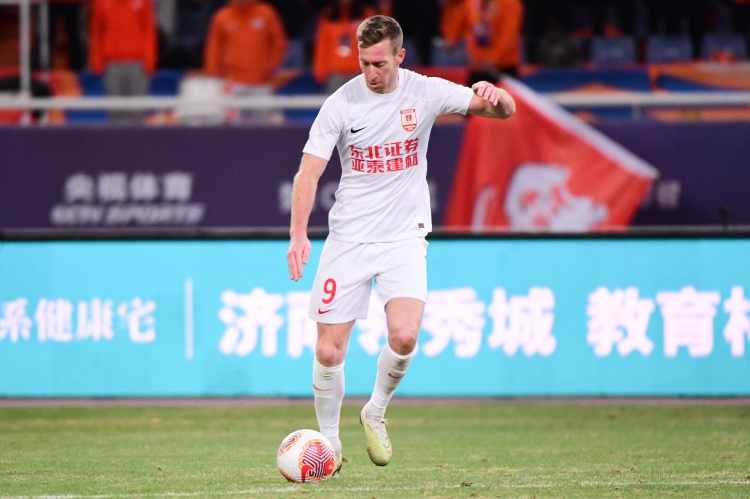  熱身賽：長(cháng)春亞泰2-1青島海牛 貝里奇、奧莫伊胡安弗破門(mén)???