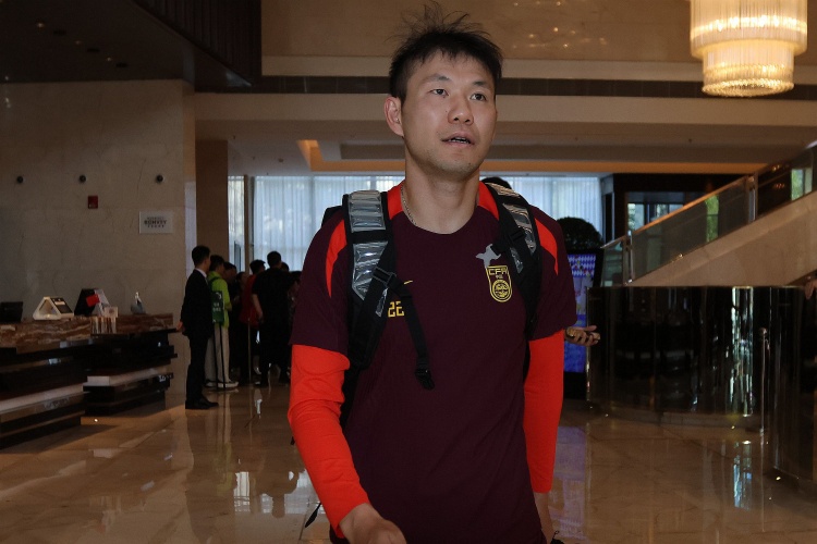  媒體人：如果李源一沒(méi)傷沒(méi)病，他落選名單在邏輯上講不出合理性
