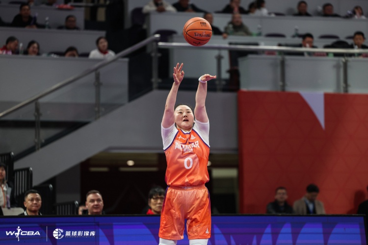  表現可以！武桐桐15分鐘10中6拿到15分3板9助