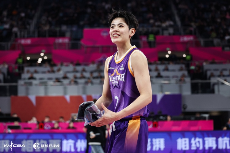  效率很高！楊舒予12中8拿到17分3板 三分2中1